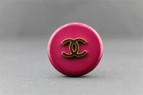 boutons chanel authentique|chanel buttons authentic.